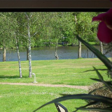 Logis Hotel Val De Vienne Le Vigeant Экстерьер фото