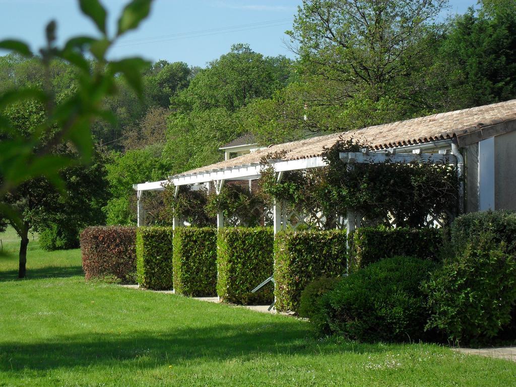 Logis Hotel Val De Vienne Le Vigeant Экстерьер фото