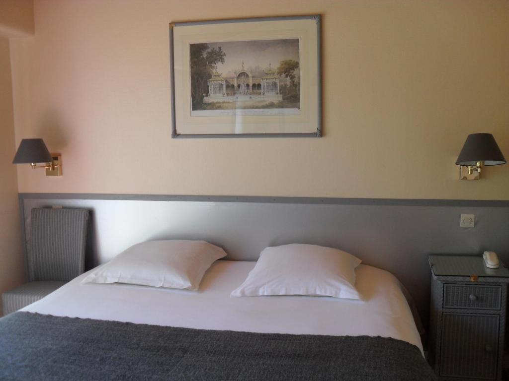 Logis Hotel Val De Vienne Le Vigeant Номер фото
