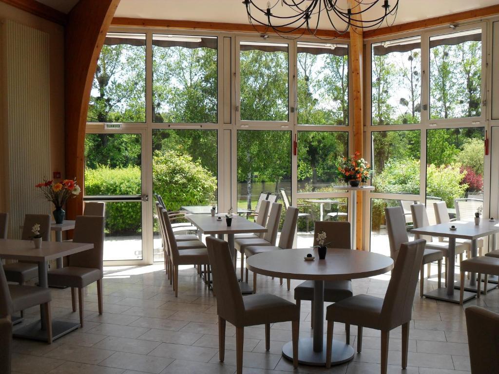 Logis Hotel Val De Vienne Le Vigeant Экстерьер фото