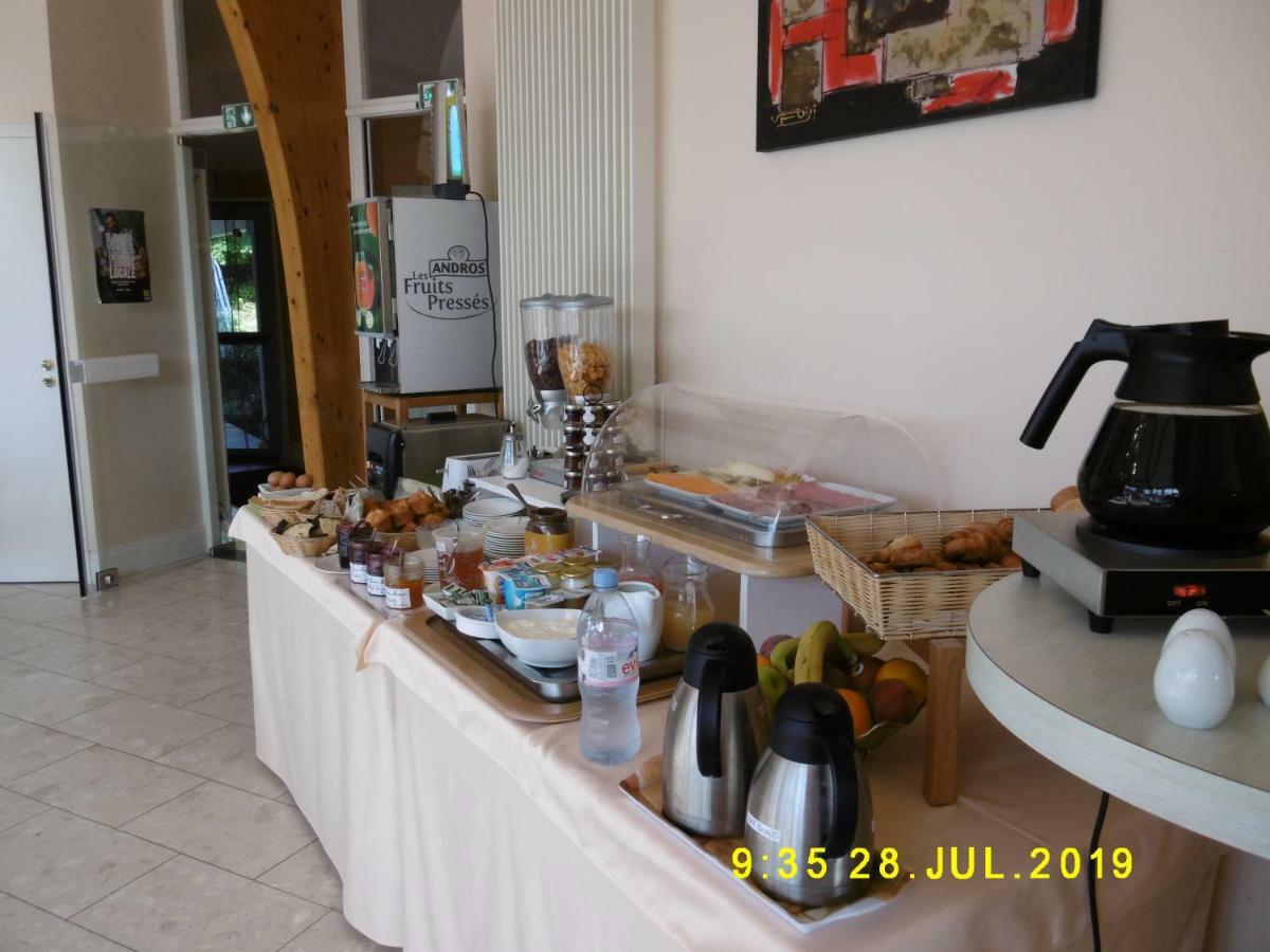 Logis Hotel Val De Vienne Le Vigeant Экстерьер фото