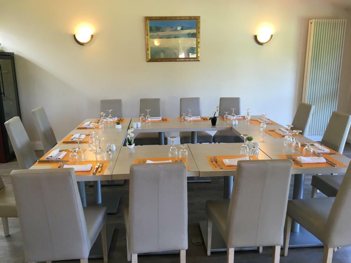 Logis Hotel Val De Vienne Le Vigeant Экстерьер фото