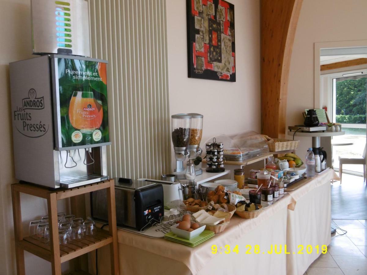 Logis Hotel Val De Vienne Le Vigeant Экстерьер фото