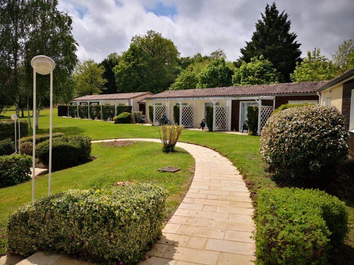 Logis Hotel Val De Vienne Le Vigeant Экстерьер фото