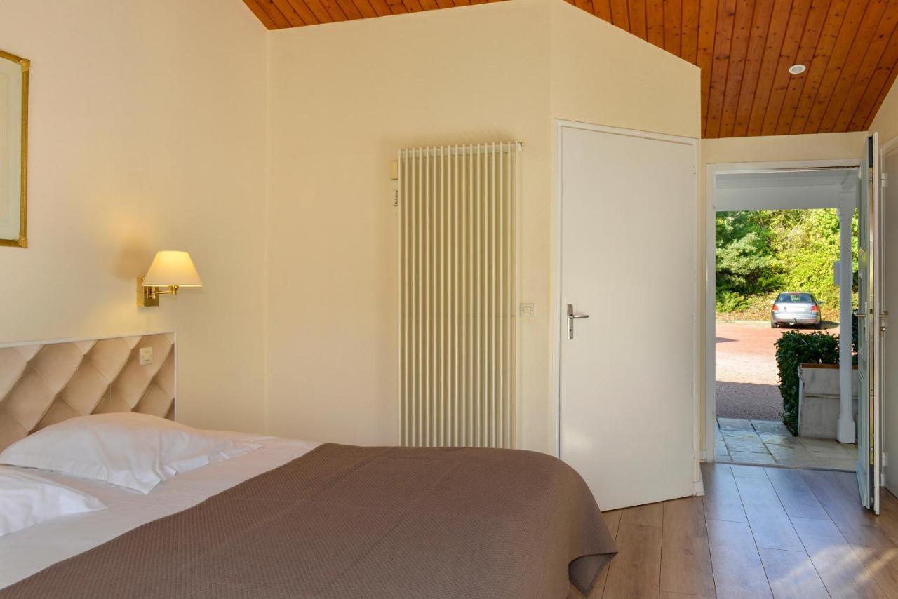 Logis Hotel Val De Vienne Le Vigeant Экстерьер фото
